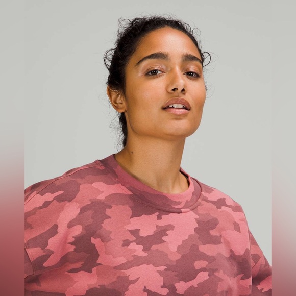 Lululemon Perfectly Oversized Crew
Heritage 365 Camo Brier Rose Multi - Picture 4 of 8